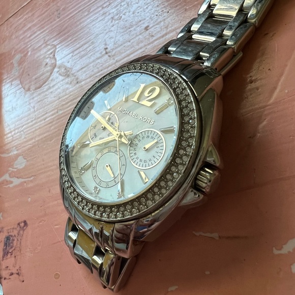 Authentic Michael Kors Watch - Picture 3 of 6